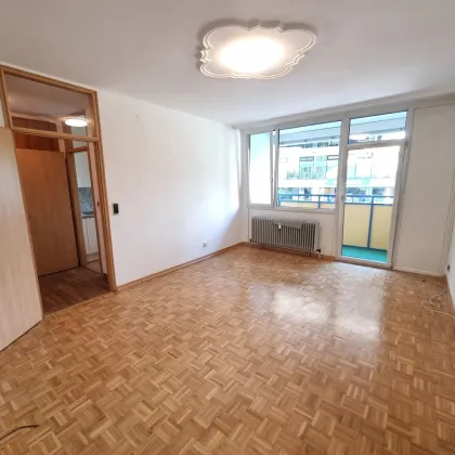 Zentrale und helle 3-Zimmer Wohnung mit gemütlicher Loggia - Bild 2