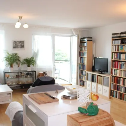 Perfekte Familienwohnung mit Süd-Balkon, Terrasse und KFZ-Abstellplatz - Bild 3