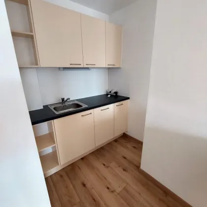 ++ 2-Zimmer-Dachgeschoßwohnung mit riesiger Terrasse und toller Aussicht / Hollabrunn / zentral / energieeffizient / leistbar ++ - Bild 3