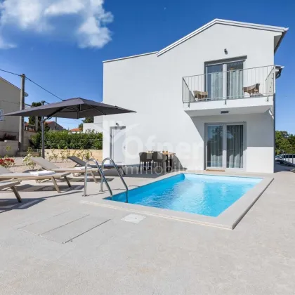 Dobrinj - Haus mit Pool in ruhiger Lage - Bild 2