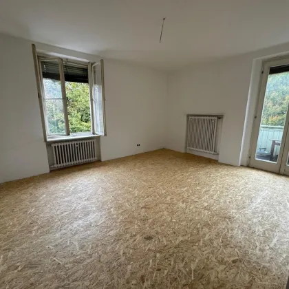 AM MIRABELLGARTEN: Charmante, neu renovierte 3,5-Zimmer-Wohnung mit Balkon - Bild 2