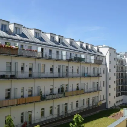 UNBEFRISTET, HOFRUHELAGE, 68 m2 Altbau mit 6 m2 Balkon, Wohnküche, 1 Zimmer, Wannenbad, Parketten, gefördert - Bild 3