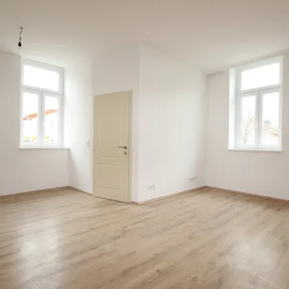 PRACHTVOLLER STILALTBAU, GEPFLEGTE ERDGESCHOSSWOHNUNG, BESTLAGE KORNEUBURG!! - Bild 2