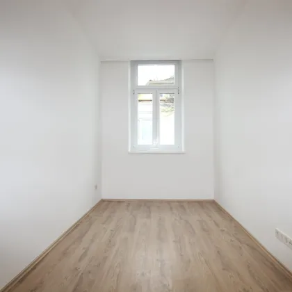 PRACHTVOLLER STILALTBAU, GEPFLEGTE ERDGESCHOSSWOHNUNG, BESTLAGE KORNEUBURG!! - Bild 3