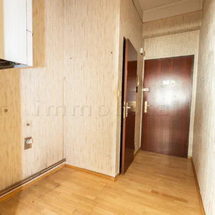 Nähe Elterleinplatz / Beheimgasse:  Helle 3 Zimmer-Wohnung mit Sanierungsbedarf - Bild 2