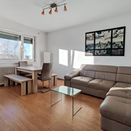 Sonnige Wohnung im Süden von Enns. - Balkon mit Blick ins Grüne, Keller & Parkplatz. - Bild 3