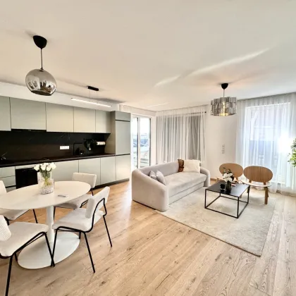 Bestlage mit Cityview!! Sofort Bezugsfertig ++ Traumhafte Dachgeschosswohnung mit zwei Terrassen ++ Neubau 2021 ++ Komplett Eingerichtet ++ mit Klimaanlage und Fußbodenheizung - Bild 2