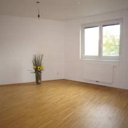 2 Zimmerwohnung mit Einbauküche und kleinem Balkon - Bild 3