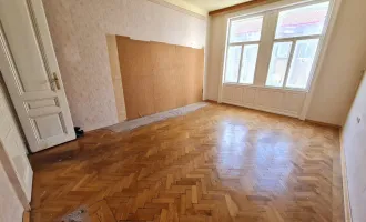 KLEINE 2 ZIMMER (ca. 43 m²) ALTBAUWOHNUNG! NÄHE LICHTENTALERPARK! RENOVIERUNGSBEDARF!