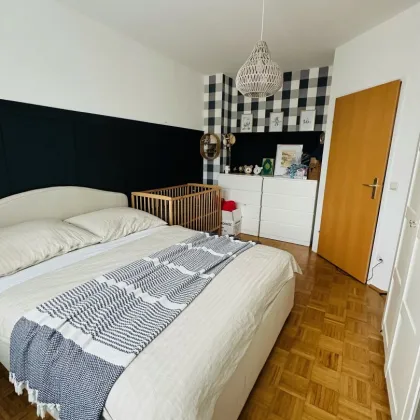 Wunderschöne Balkonwohnung mit 3-Zimmer in Attnang-Puchheim! Privater Parkplatz und Keller vorhanden! KEINE BEFRISTUNG! - Bild 3