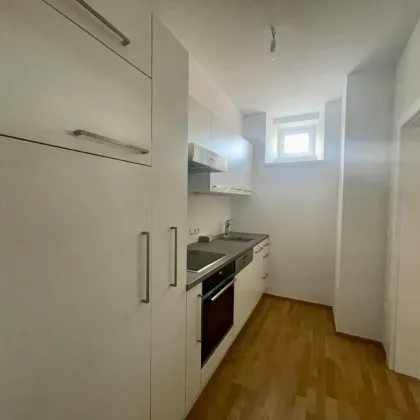 Herrengasse - sanierte Altbau 2-Zimmer-Wohnung mit großzügiger Einbauküche - UNBEFRISTET zu vermieten! - Bild 3