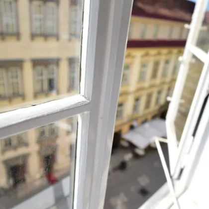 TOP LAGE! Sanierungsbedürftige ca. 70 m² Altbauwohnung im Zentrum von Graz! - Bild 2