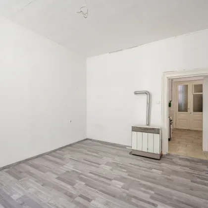 ++Q18++ sanierungsbedürftige 1-Zimmer Erdgeschoss-Altbauwohnung, viel Potenzial - Bild 2