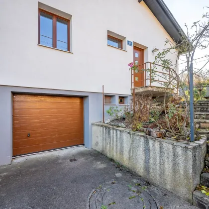 Charmantes Einfamilienhaus in Breitenfurt bei Wien – 3 Zimmer, Garage, Terrasse, attraktiver Garten - Bild 2