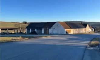 Traditionelles Bauernhaus mit großzügigem Wirtschaftgebäude und Innenhof- 5800m² Grund