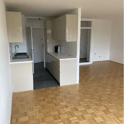 HELLE SCHÖNE WOHNUNG MIT GEMEINSCHAFTSGARTEN IN ZENTRALER LAGE VON LIESING - Bild 3