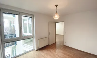 NEU! Lichtdurchflutete 2,5-Zimmerwohnung zu vermieten! Mit begehbarem Kleiderschrank!