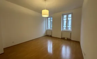 Traumhafte 3 - Zimmer - Altbauwohnung | | mit Balkon & Gemeinschaftsdachterrasse