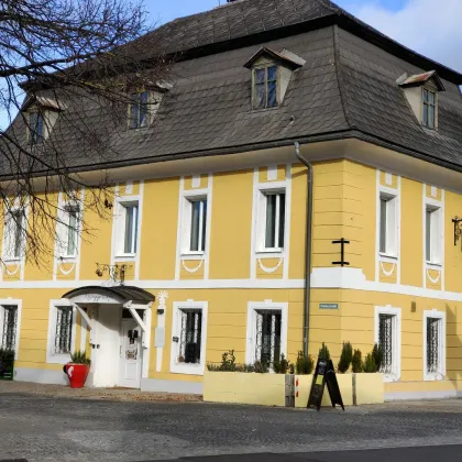 Gebäudeensemble im Zentrum - Café mit Pension und Wohnhaus sowie imposantem Stadl und Garten - Bild 3