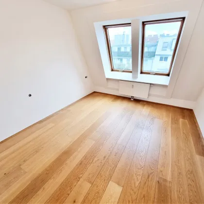 Absolut WOW! NEU - Perfekte 4 Zimmer-Wohnung! Traumwohnung mit Terrasse und Loggia in einer Traumanlage mit viel Grün! Garagenplatz inbegriffen + Perfekte Aufteilung + Fairer Preis + Tolle Infrastruktur! - Bild 2