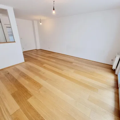 Preisreduziert! Perfekte 2-Zimmer Wohnung mit Loggia! Viel Grün + Garagenplatz inbegriffen + Perfekte Aufteilung + Fairer Preis + Tolle Infrastruktur! Nicht zögern! - Bild 2