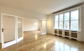 AM MODENAPARK: LICHTDURCHFLUTETE 7 ZIMMER-WOHNUNG MIT 2 BALKONEN IN STILALTBAU (ERSTBEZUG)