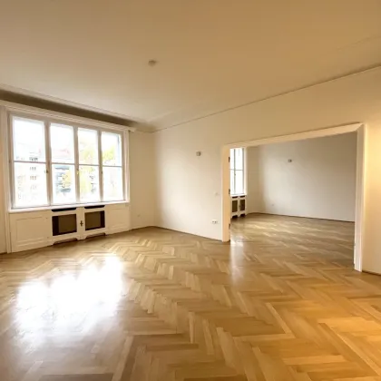 AM MODENAPARK: LICHTDURCHFLUTETE 7 ZIMMER-WOHNUNG MIT 2 BALKONEN IN STILALTBAU (ERSTBEZUG) - Bild 2