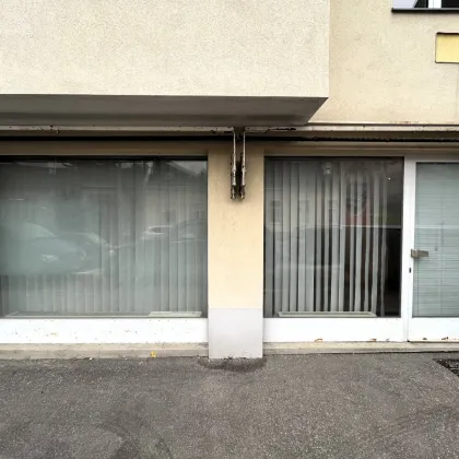 SPEISING: BÜRO-/GASSENLOKAL MIT GROSSER FENSTERFRONT UND ANMÜNDENDER WOHNUNG (OPTIONAL ALS MIETE) - Bild 2