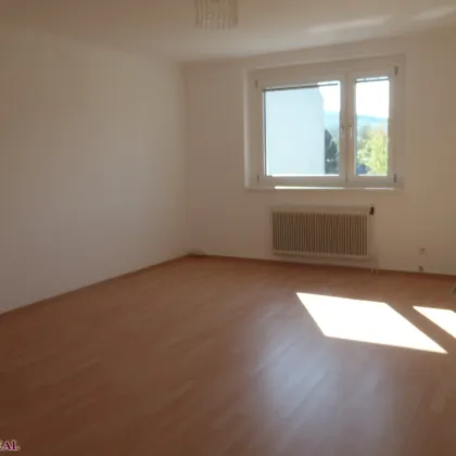 Toplage! 2 Zimmer Neubauwohnung, zentral begehbar mit Balkon! - Bild 2