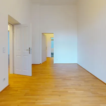 Exklusive 5 Zimmer-Altbauwohnung mit toller Anbindung und Innenhofausrichtung - Bild 3